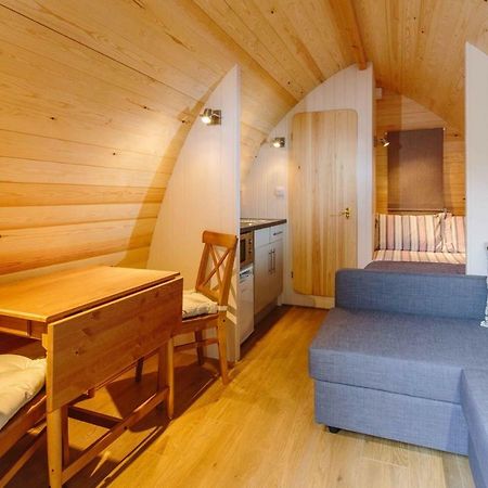 Lupin Glamping Pod 호텔 첼튼엄 외부 사진